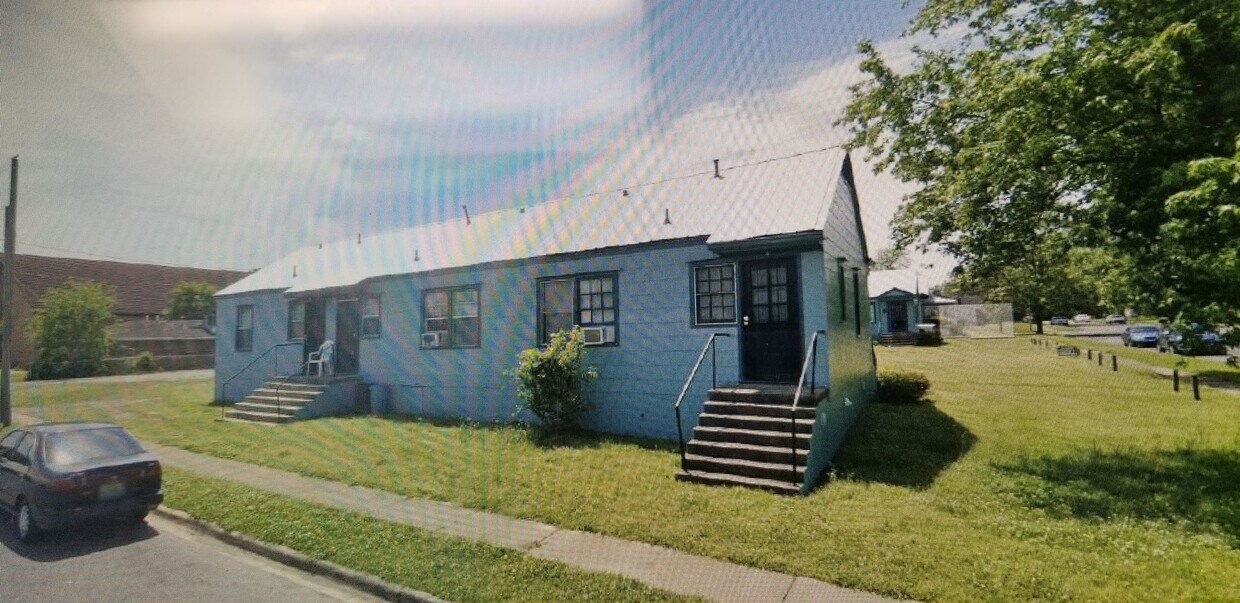 One level, convenient - 3005 Avenue J
