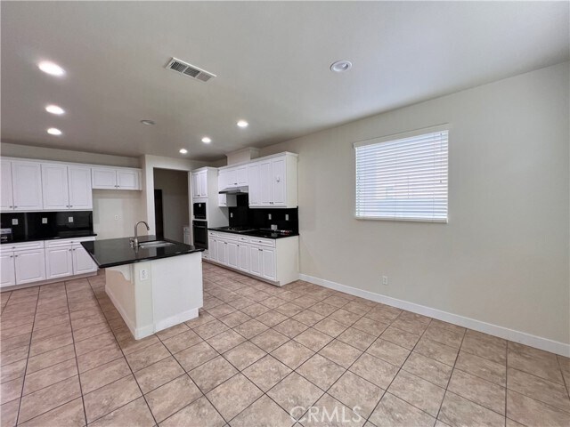 Building Photo - 5906 Meeker Dr