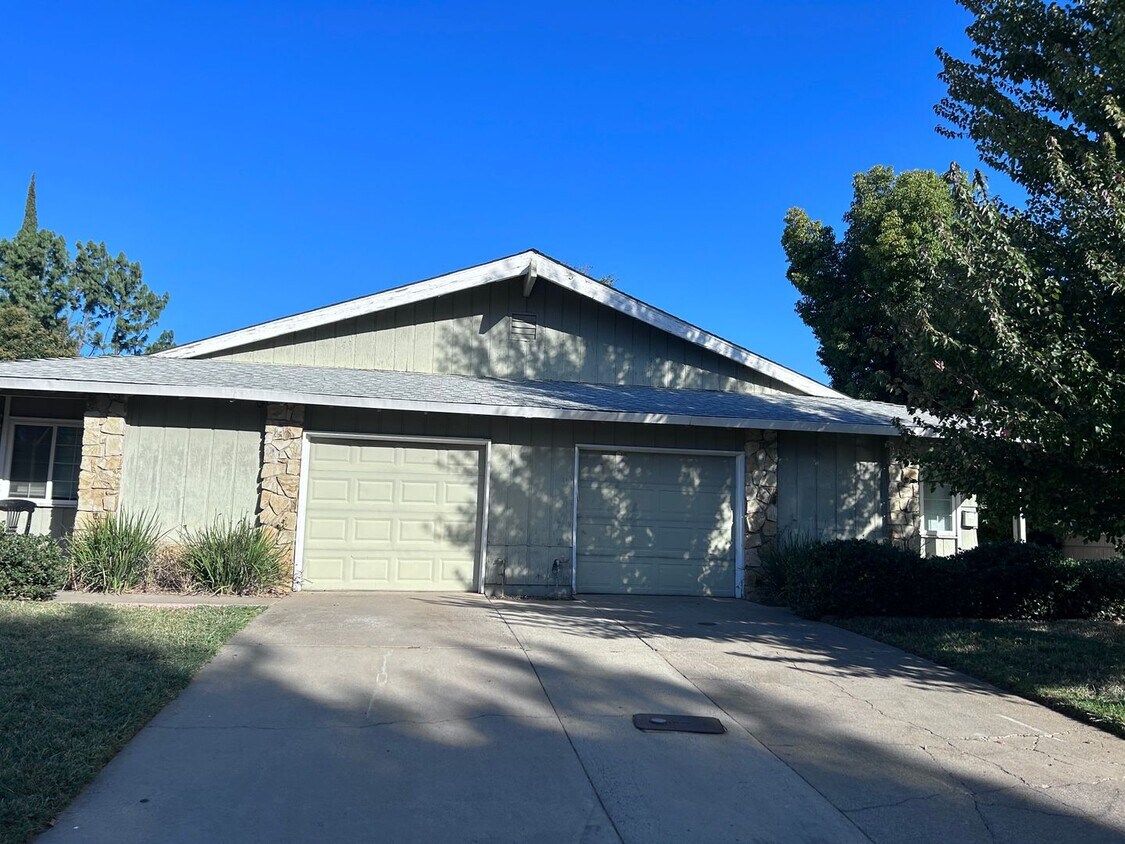 Primary Photo - 9143-9145 Tuolumne Drive