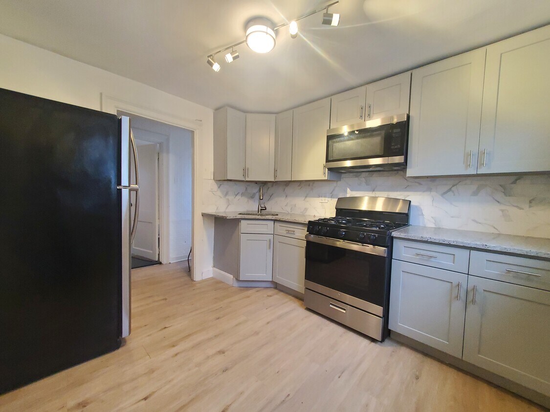 Primary Photo - 66 Broadway