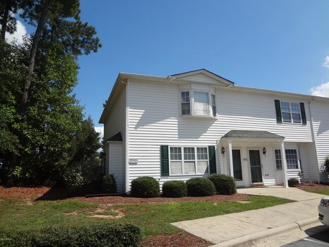 Foto del edificio - 890 Spring Forest Rd