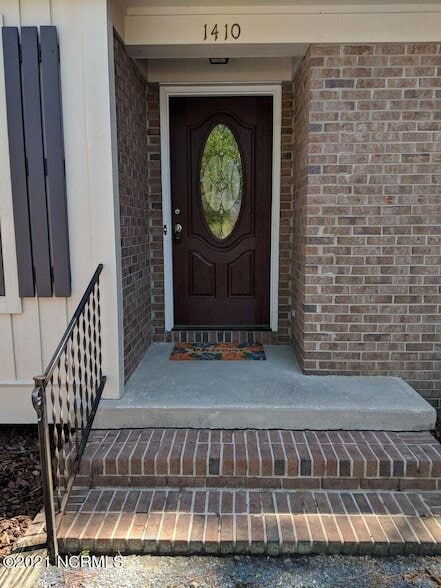 Building Photo - 1410 Monticello Dr