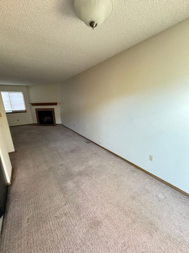 Photo - 2 bedroom, 1 1/2 bath townhome in the  EAGLE CREST TOWNHOMES community. MOVE IN SPECIAL