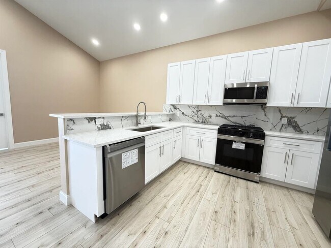 Foto del edificio - 3107 W Laux Dr