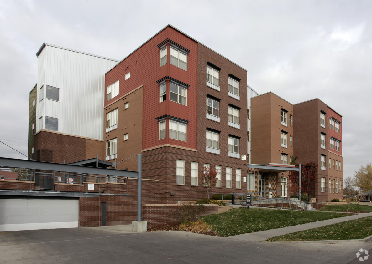 Primary Photo - The Villas At Sloan's Lake Apartments