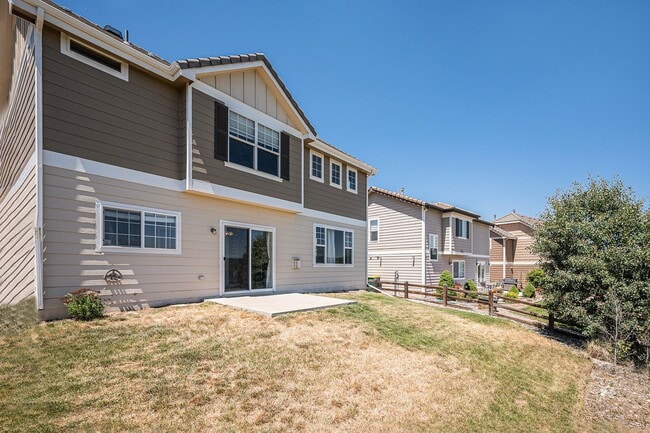 Building Photo - Beautiful home in The Meadows!