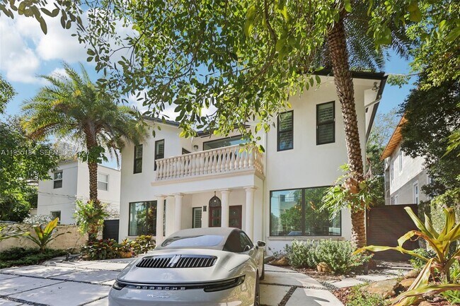 Foto del edificio - 34 SW 22nd Rd