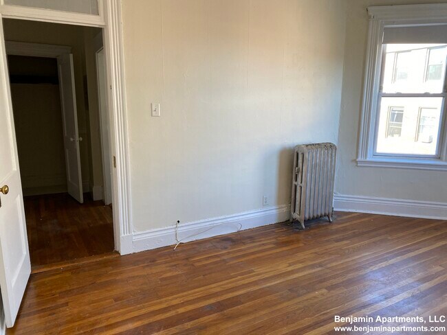 Building Photo - 15 Walbridge St