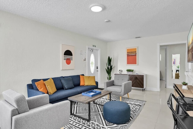 Building Photo - 6452 Custer St