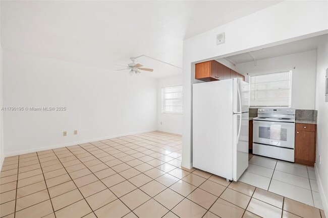 Foto del edificio - 5730 NW 38th St