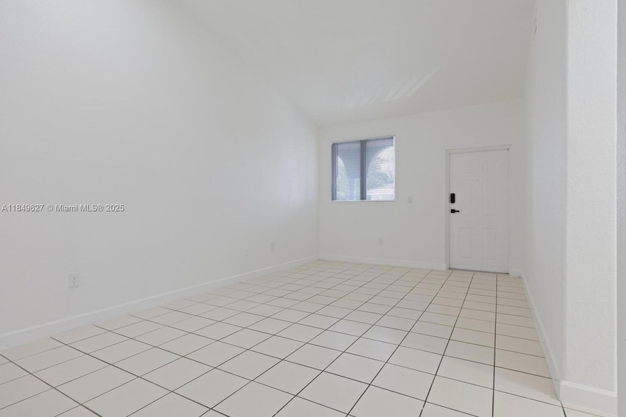 Primary Photo - 1663 SE 27th Dr