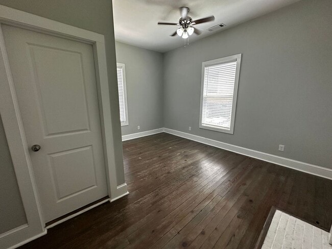 Building Photo - PRE-LEASING FOR AUGUST 2026!