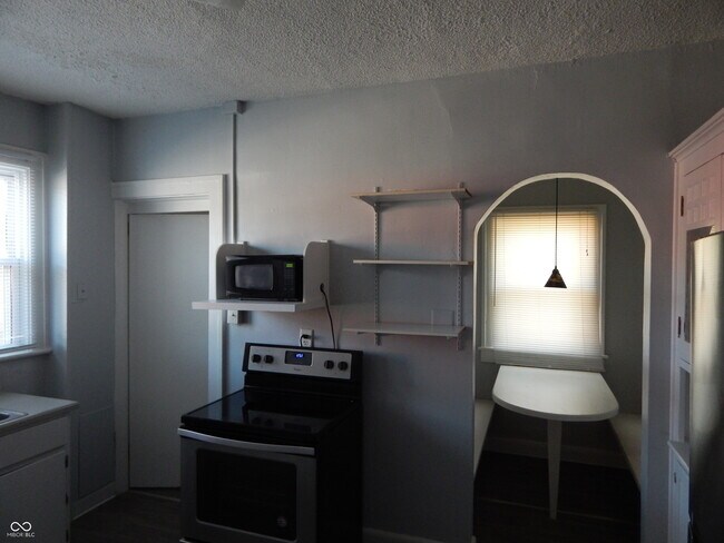 Foto del edificio - 4843 N College Ave