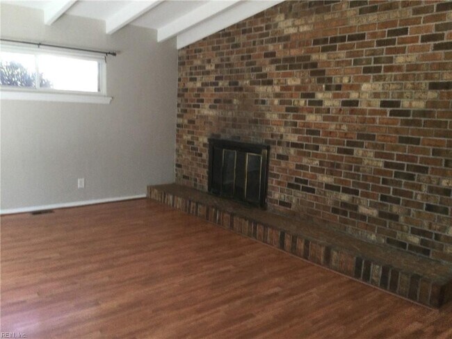 Building Photo - 1309 Graham Rd