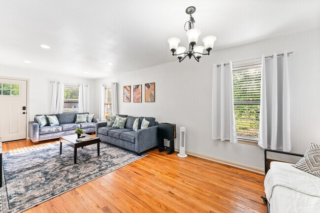 Foto del edificio - 4317 Amherst Dr