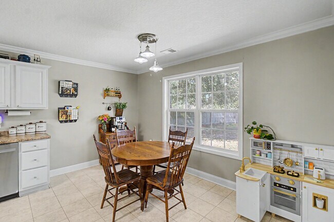 Building Photo - 220 Jackson Ave NE