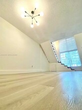 Building Photo - 10901 N Kendall Dr