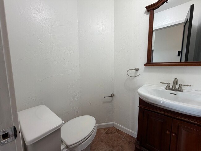 Foto del edificio - Beautifully remodeled Home in NE Anchorage