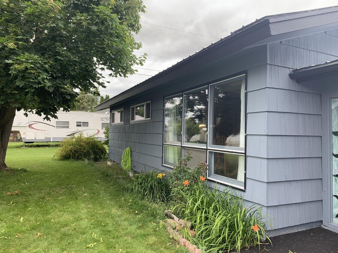 75 Parklane Dr, Kalispell, MT 59901 House Rental in Kalispell, MT