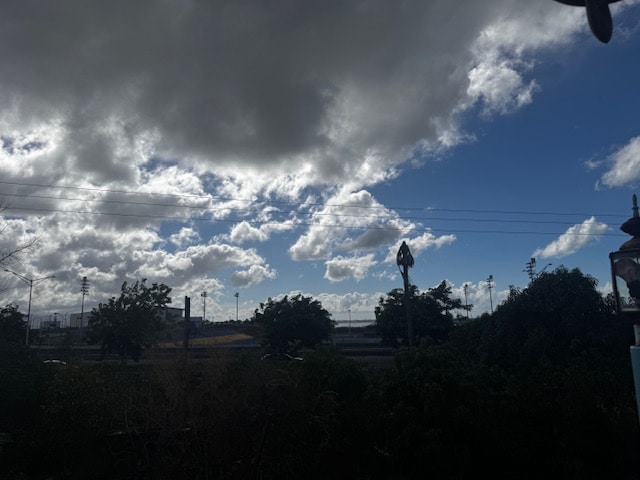 Photo - 94-331-331 Kahualena St (Waipahu, HI)