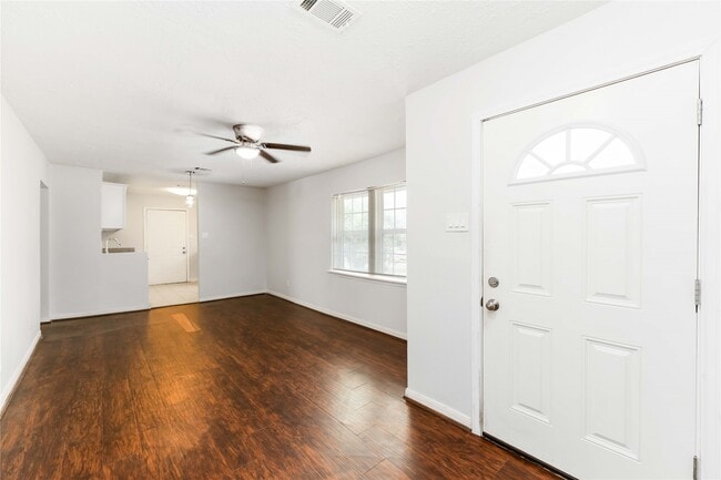 Building Photo - 3122 Sunnydale Dr