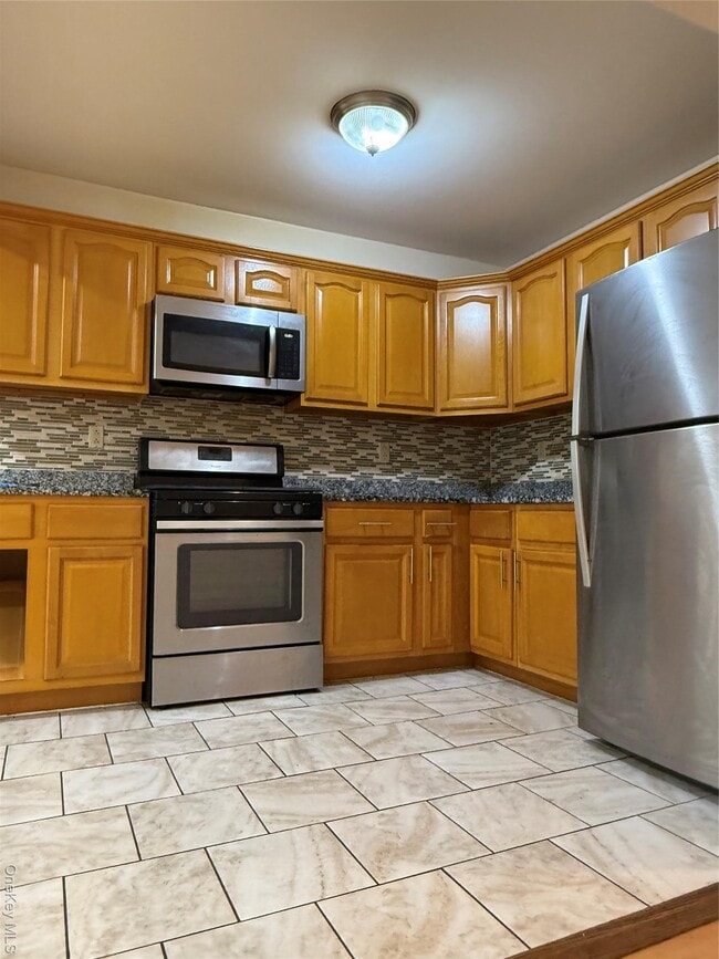 Building Photo - 176-06 Jamaica Ave