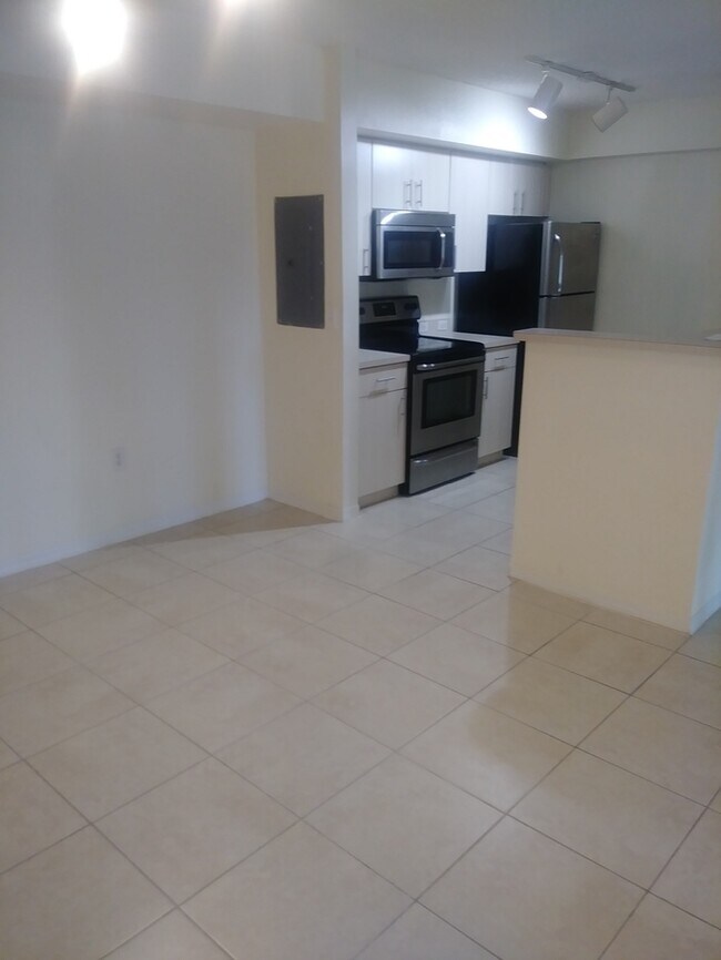 Foto del edificio - Cozy 1bedroom/1bath on first floor