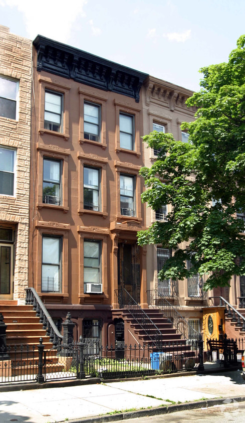 Primary Photo - 411 Madison St