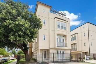 Building Photo - 104 W Drew St