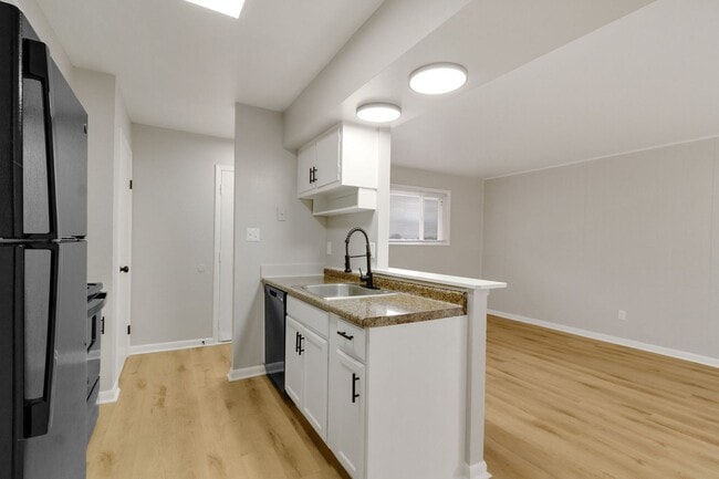 Building Photo - Meadows Apartments