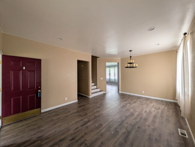 Building Photo - 4bd/2.5ba Snohomish Home