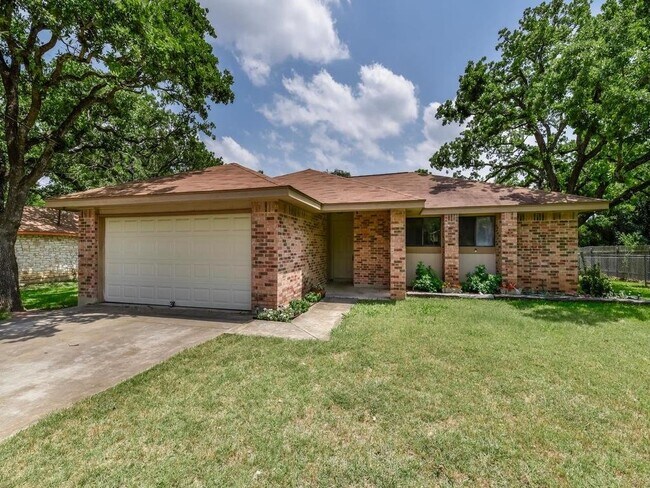 Foto del edificio - 506 Lakeway Dr