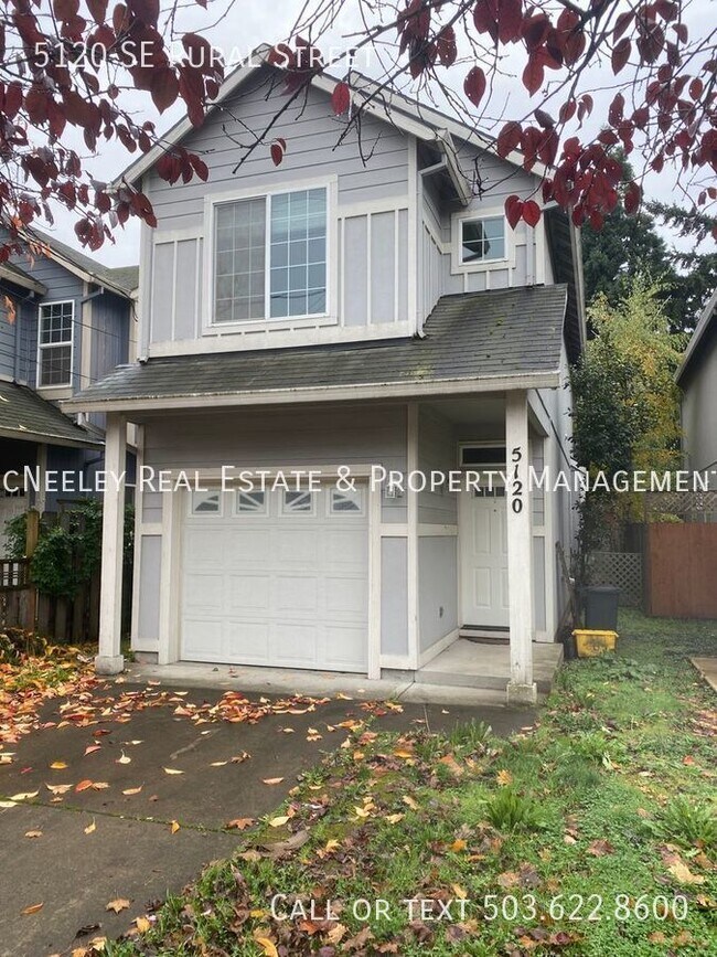 Foto del edificio - Two-Level Home in the Brentwood-Darlington...