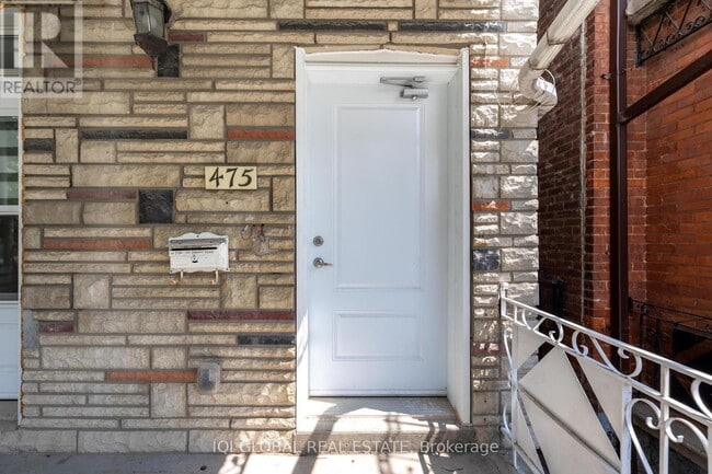 Building Photo - 475 Ossington Ave