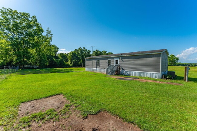 Building Photo - 2295 Bermuda Ln