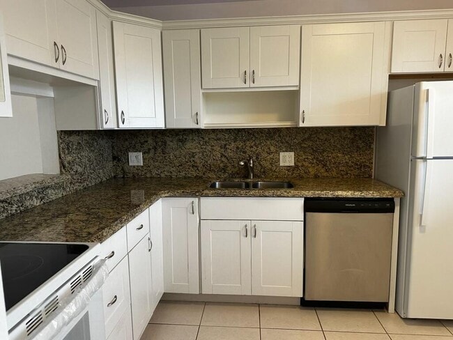Building Photo - 2600 Fiore Way