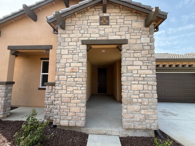 Foto del edificio - Brand NEW single story home in Hughson!