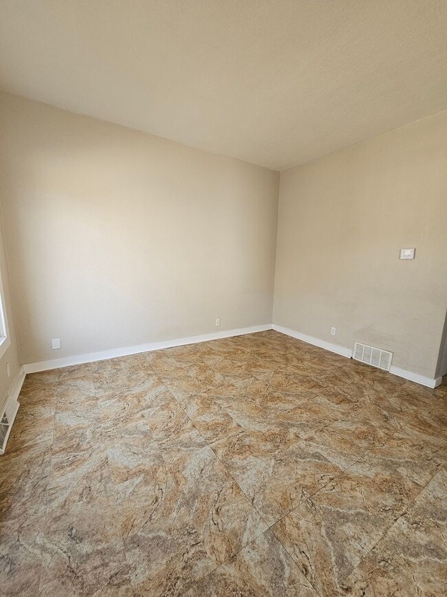 Building Photo - 208-210 13th Ave.