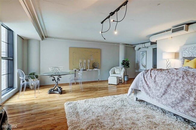 Building Photo - 1 br, 2 bath Condo - 1025 S Shepherd Dr