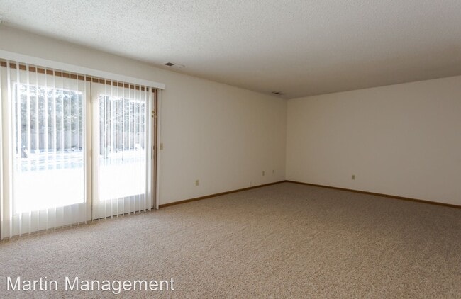Building Photo - 6016-6038 Black Oak Dr