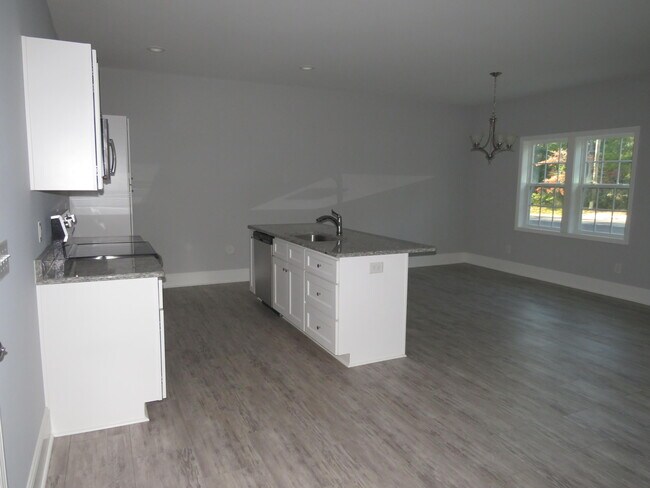 Building Photo - 402 Dylan Dr