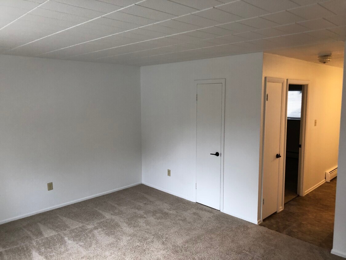 Foto principal - 111 W 8th St