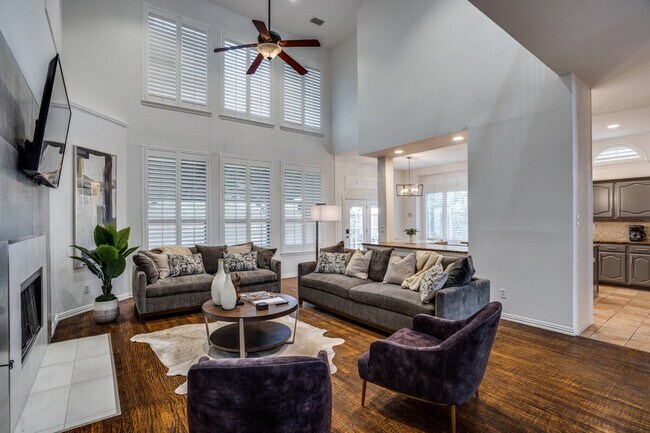 Foto del edificio - 9022 Golden Pond Dr