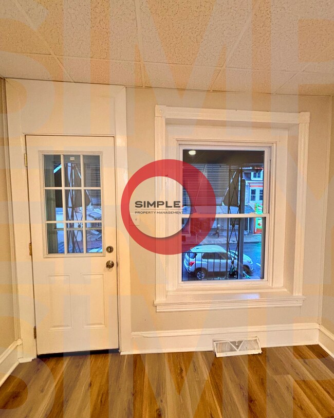 Foto del edificio - 4 Bedroom / 1 bathroom house