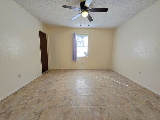 Foto del edificio - Quaint 2BD/1BTH apartment with a big back ...