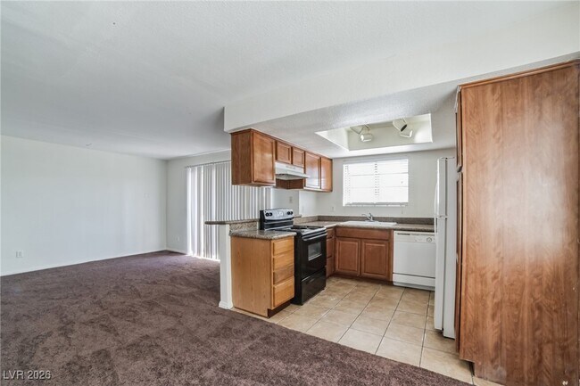 Building Photo - 7200 W Pirates Cove Rd