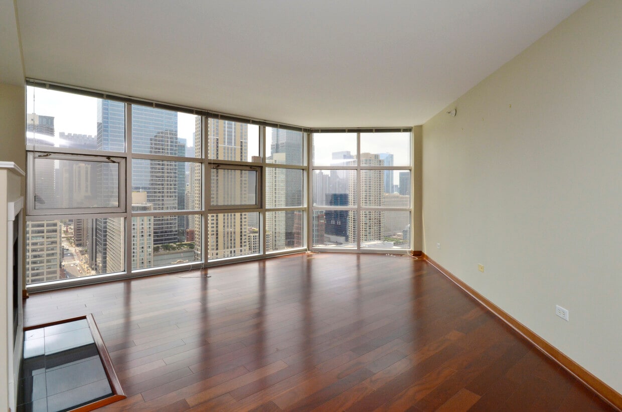 Primary Photo - 545 N Dearborn St