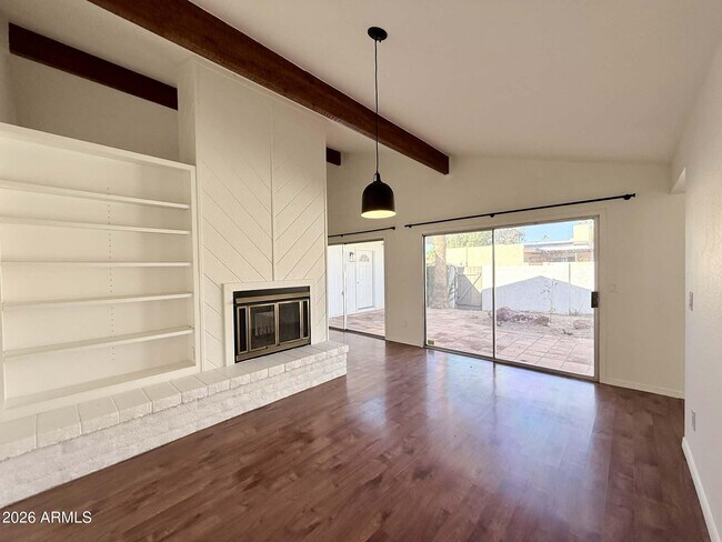 Foto del edificio - 313 S Desert Ave