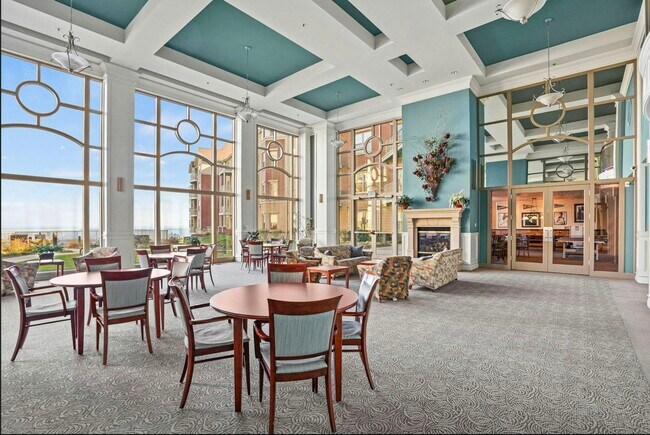 Foto del edificio - 4120 South Lake Drive, Unit 254