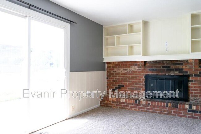 Foto del edificio - 790 Branford Rd